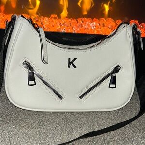 🦋Kendall & Kylie Black and White Crescent Shoulder Bag with Silver Zippers🦋5/25$